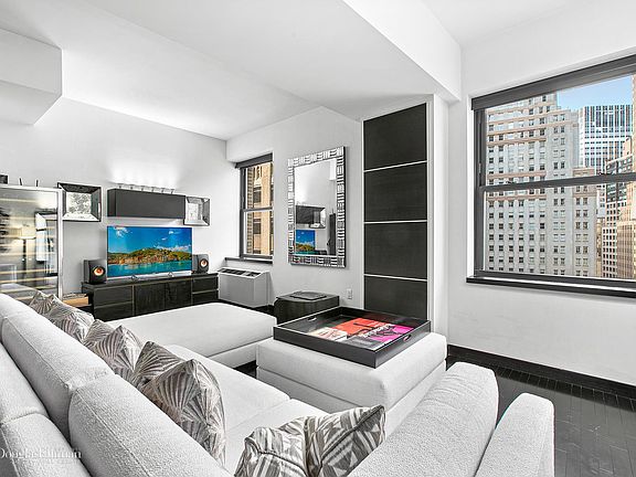 3rd image of 20 Pine St APT 1805