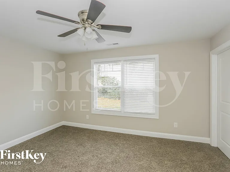 231 Front St — Photo 8