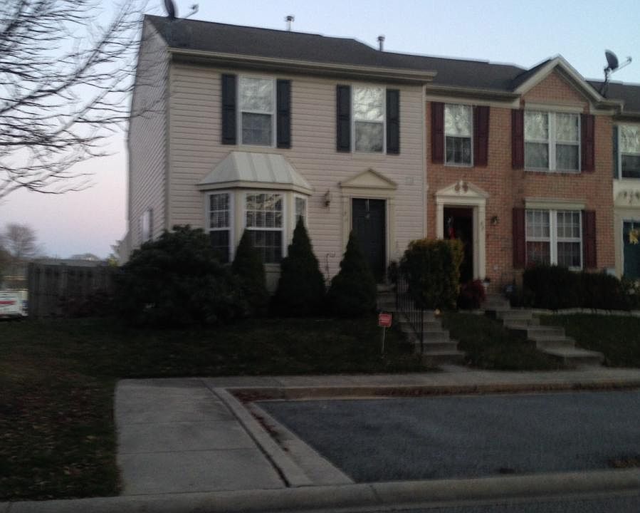 End unit front of house