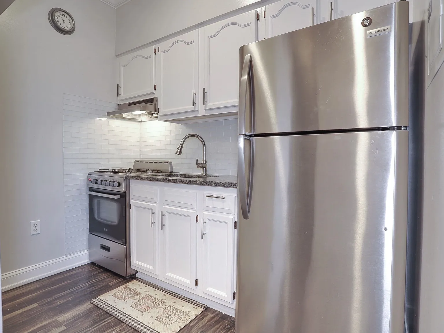 3 bed, 1.0 bath, $3,000 — Photo 1