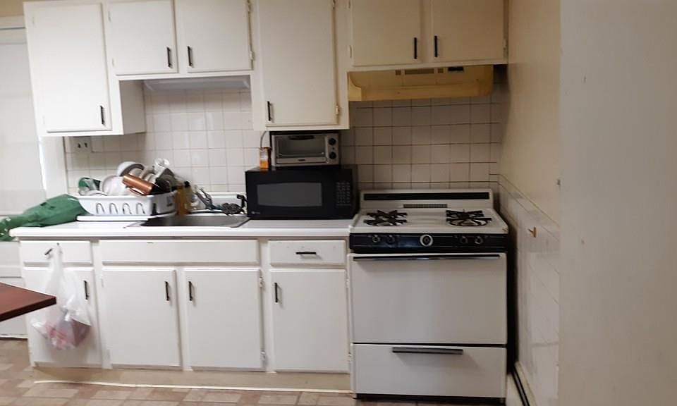 2nd image of 10 Court St