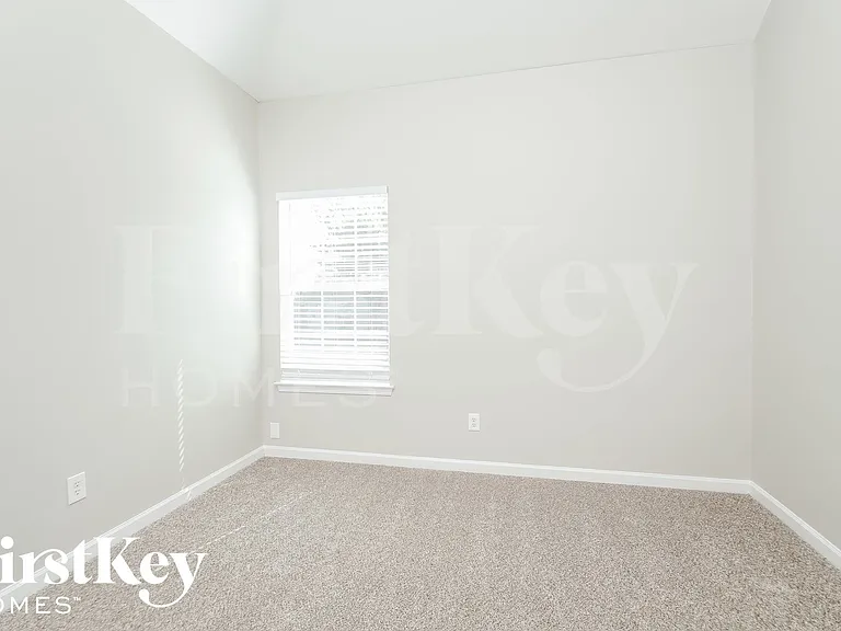 483 Baywood Way — Photo 11