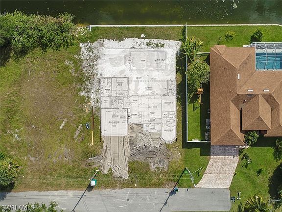 2nd image of 916 SE 5th Terrace Cpe