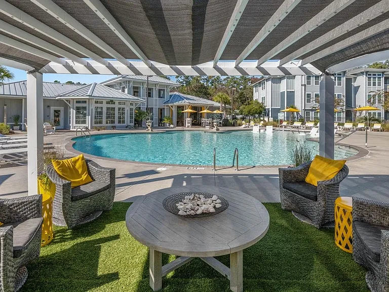 The Veranda at Market Commons — Photo 7