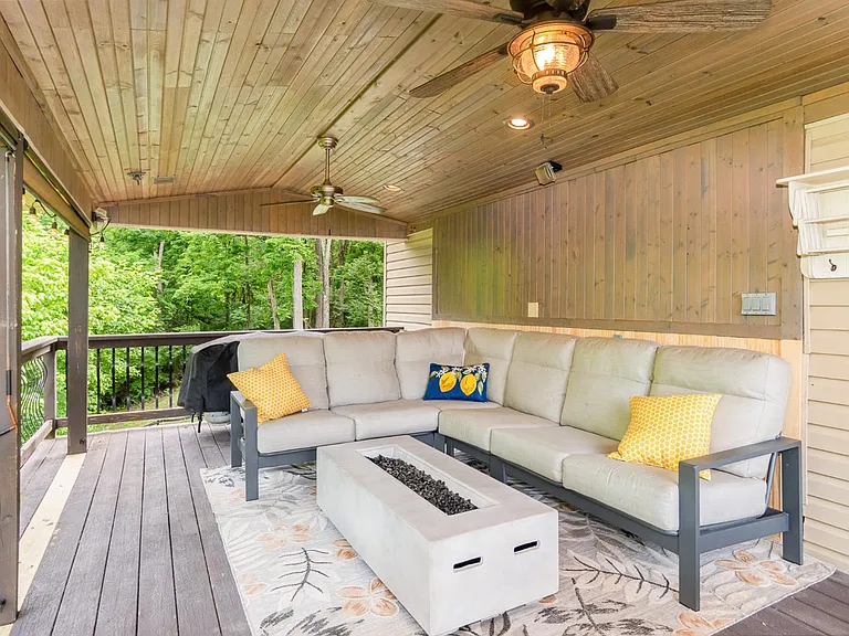 1753 Cove Cir E — Photo 25