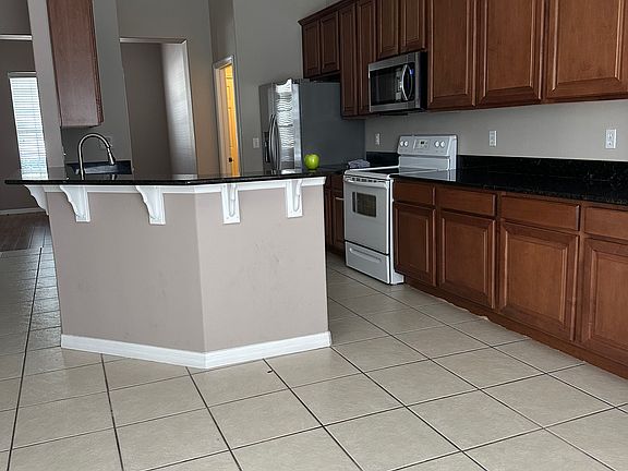 5th image of 2520 Lakewood Pointe Dr