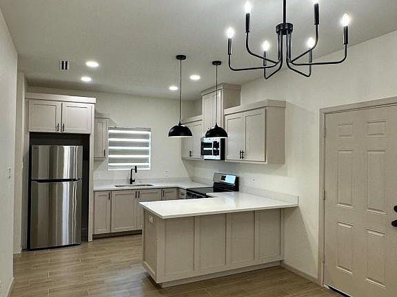 3rd image of 2100 E San Andrea St #2