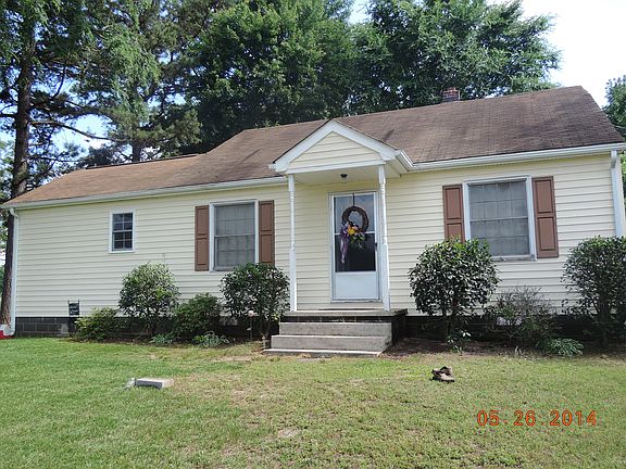 3rd image of 521 Strawberry Ln