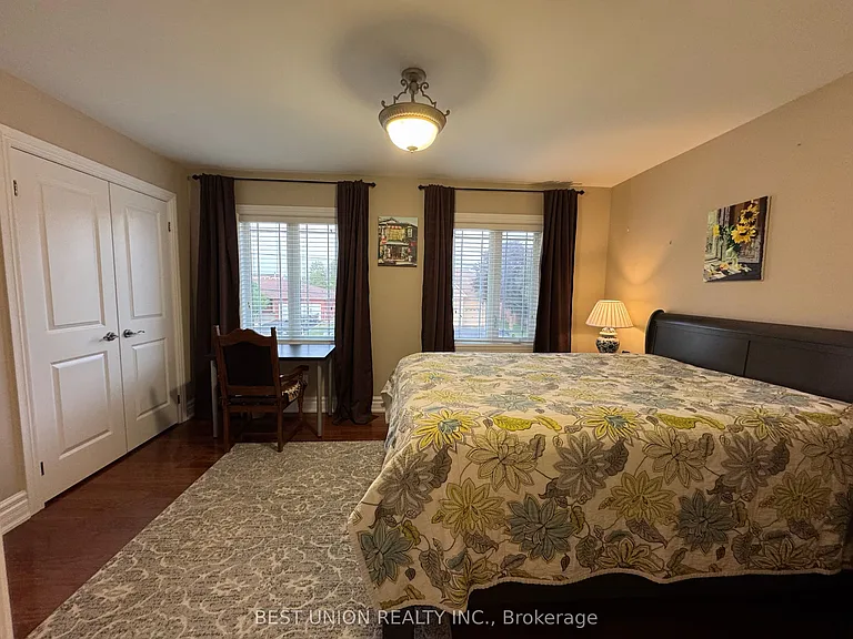 110 Bond Cres #2 — Photo 6