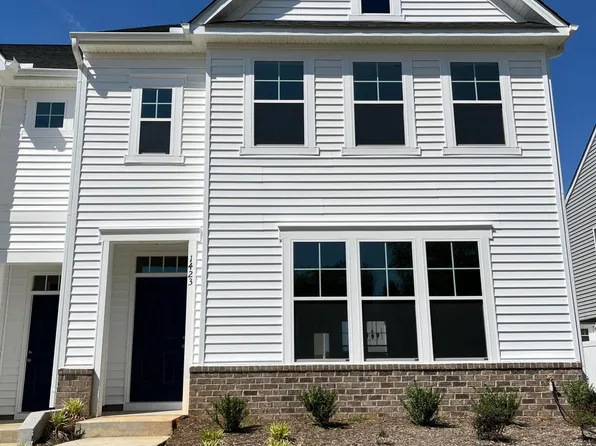 1423 Goldsboro Avenue, Sanford, NC 27330