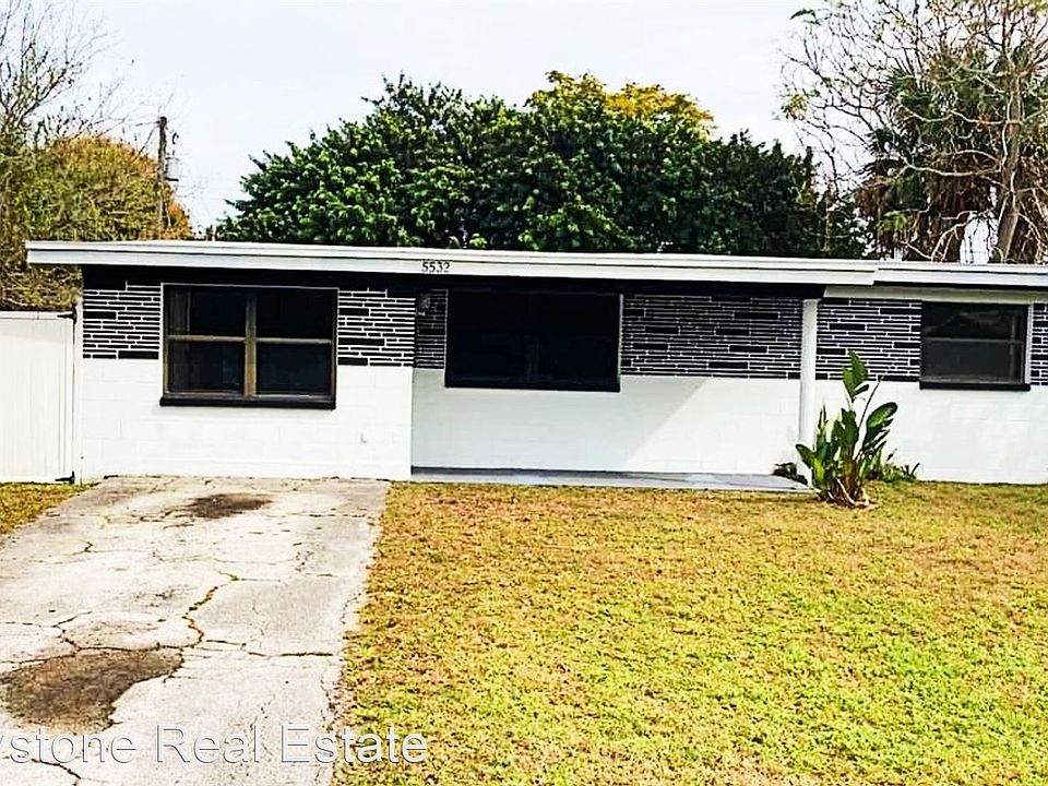 1st image of 5532 Pine Cir NE
