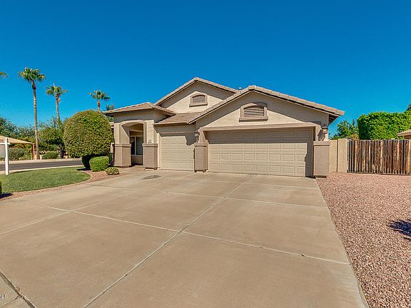 2nd image of 434 W Weatherby Pl