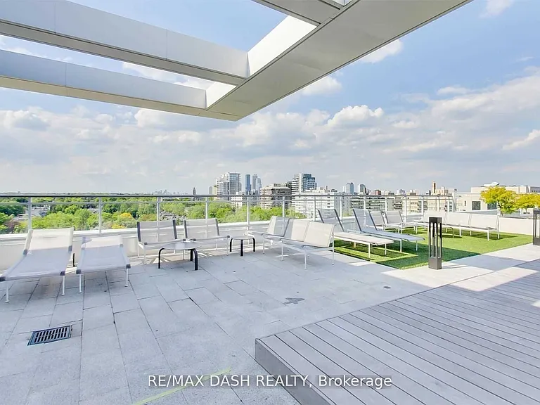 223 Saint Clair Ave W #1002 — Photo 28