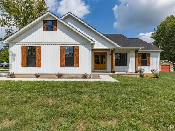 203 Patterson St, Farmington, MO 63640