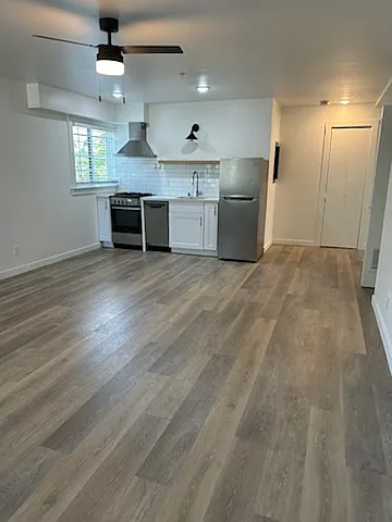 16 W Mission St #19 — Photo 4