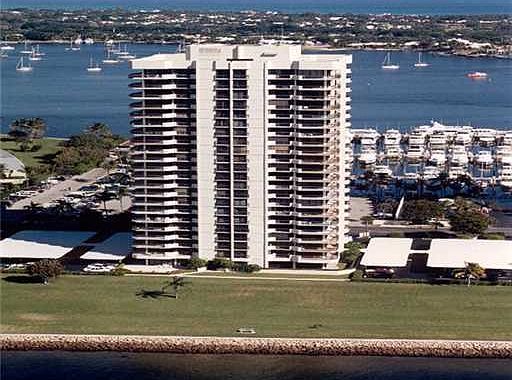 1st image of 123 Lakeshore Dr APT 1545