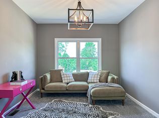 581 Madison Ridge Rd, Lawrenceburg, IN 47025