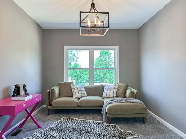 581 Madison Ridge Rd, Lawrenceburg, IN 47025