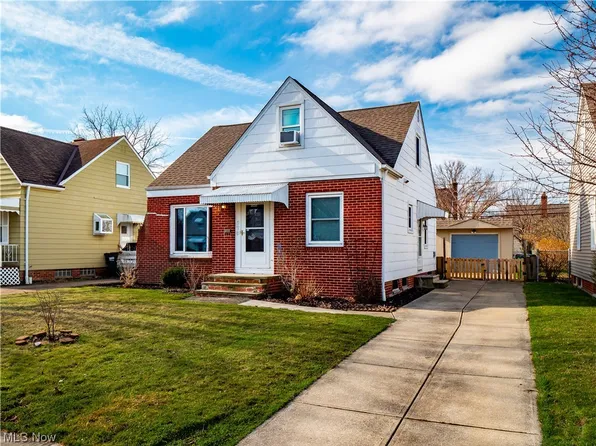 270 E 330th St, Willowick, OH 44095