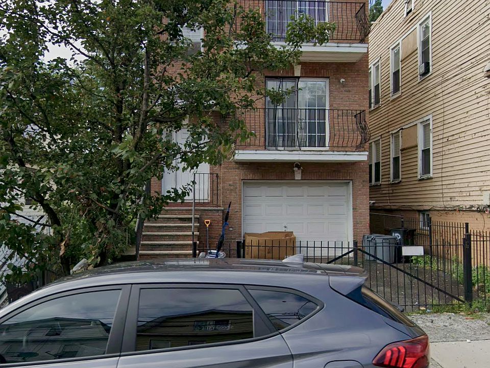 1st image of 18 Shaw Ave Floor 2