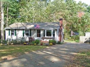 5 Lakeshore Dr, Norfolk, MA 02056