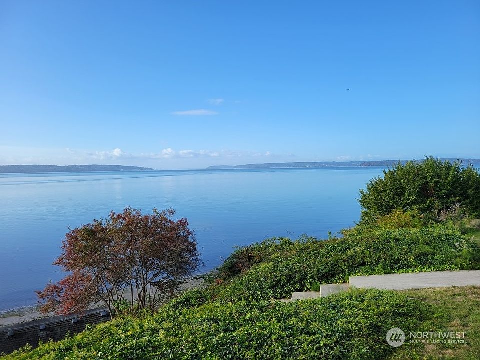 2nd image of 104 Priest Point Drive NW