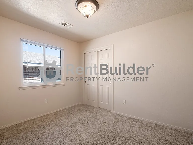 13157 Neon Ave NE — Photo 2