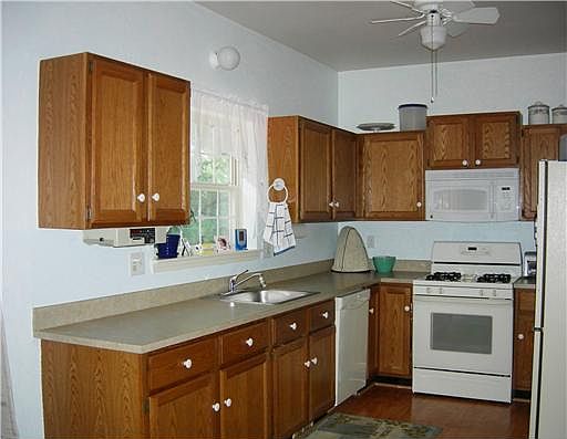 4th image of 37612 N Butler Cir