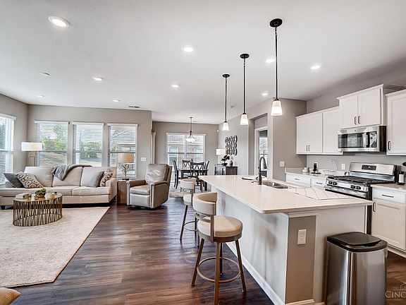 3rd image of 5004 S Castle Ct