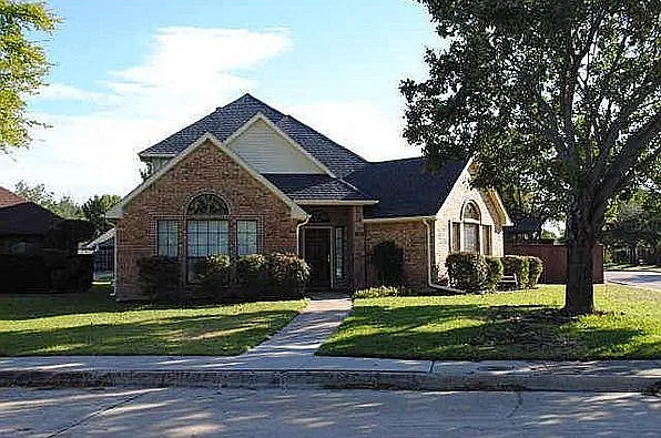 136 Highland Meadow Cir — Photo 1