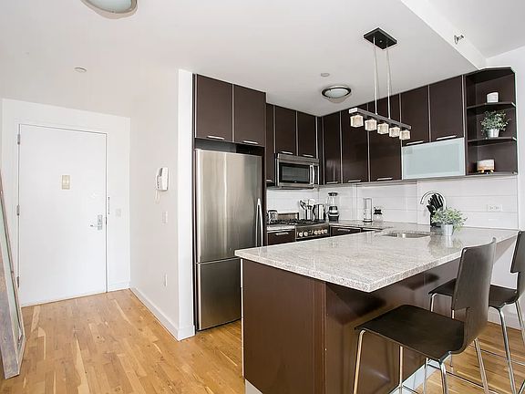 4th image of 502 9th Ave APT 7C