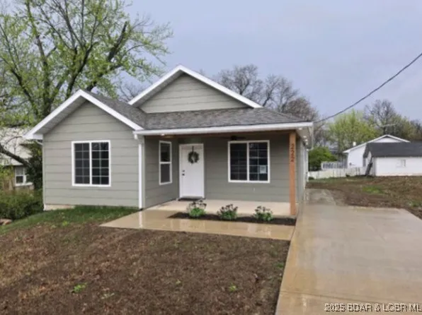 222 Camden Ave, Camdenton, MO 65020