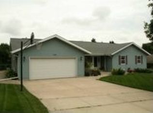 1406 Winchester Pl, Janesville, WI 53548