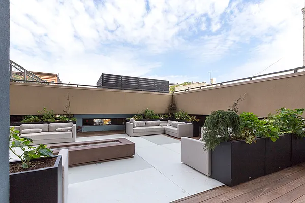 Rented by Nooklyn NYC LLC | media 99