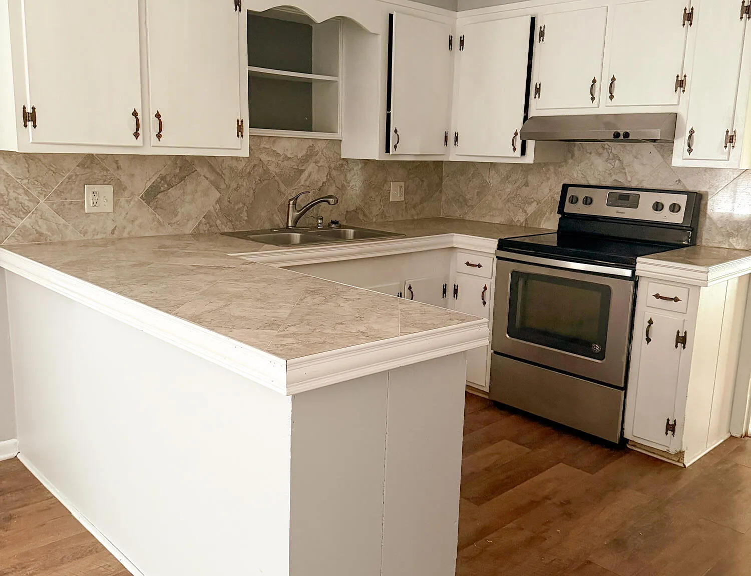 3 bed, 2.0 bath, $1,300 — Photo 4