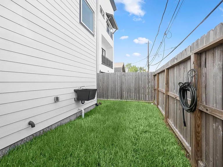 3022 Holman St — Photo 26