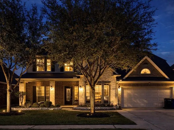 1230 Martinez Ct, Friendswood, TX 77546