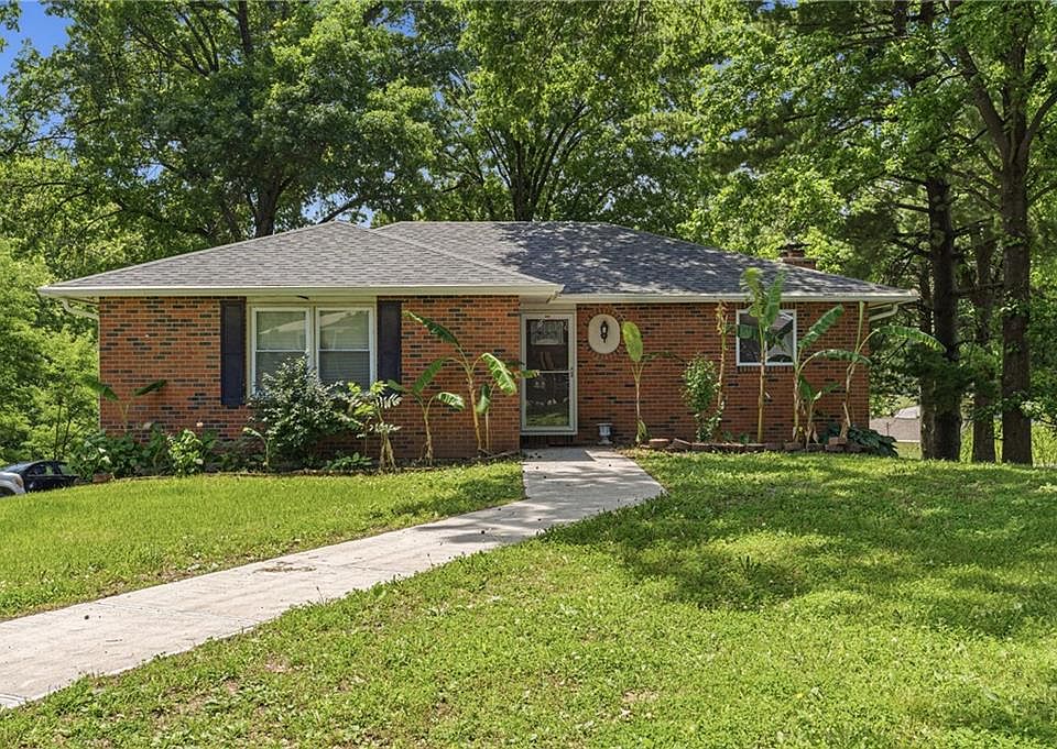 1st image of 7 Country Club Ter
