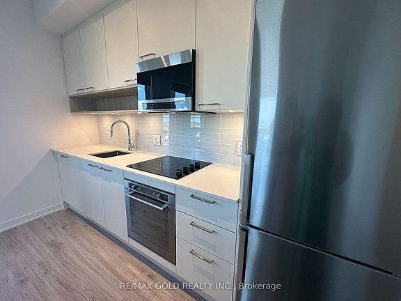 4th image of 3005 Pine Glen Rd #608