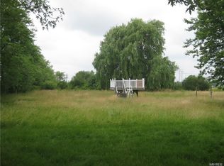 1158 Town Line Rd, Lancaster, NY 14086