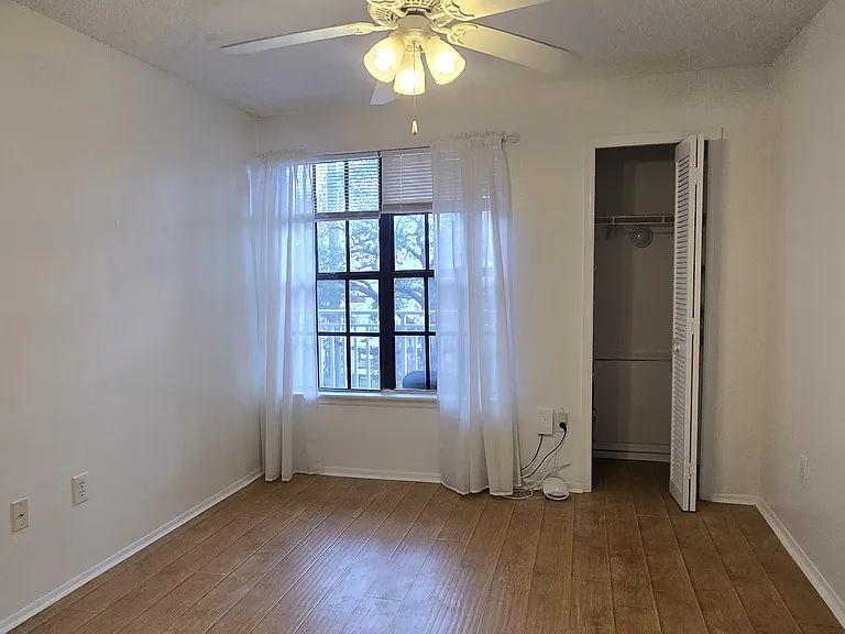 1000 W Horatio St #220 — Photo 24