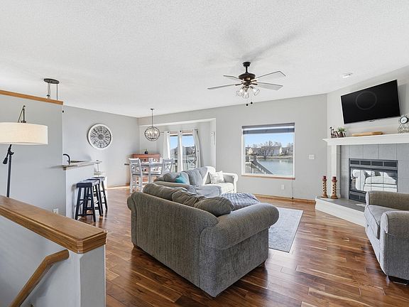 5th image of 1332 N Lake Edge Cir