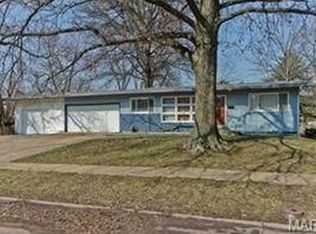 85 Coteau Ln, Florissant, MO 63033
