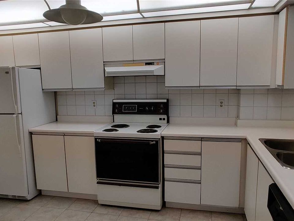 2nd image of 4727 Sheppard Ave E #310