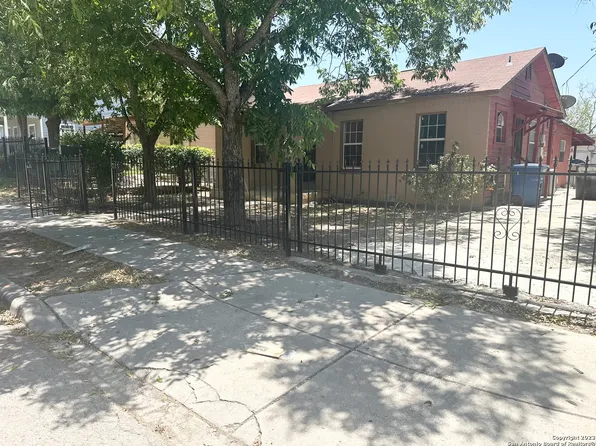 1138 EDISON DR, San Antonio, TX 78201