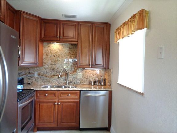2nd image of 34 Pine Arbor Ln