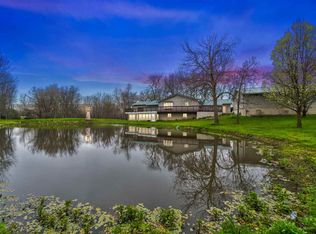 1628 Country Club Rd, Washington, IA 52353