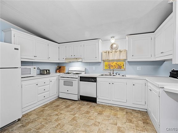 4th image of 17 Factory St