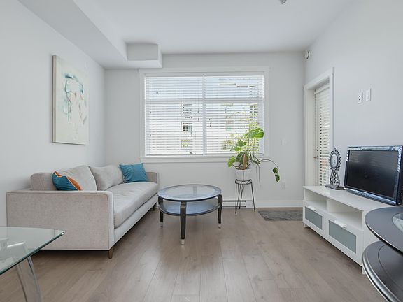 4th image of 20696 Eastleigh Cres #214