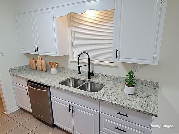 5th image of 1811 Birchwood Dr